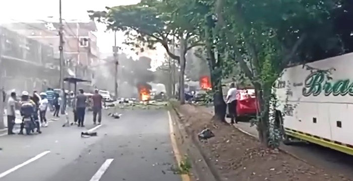 Al menos cinco muertos por explosión de coche bomba junto a base militar en Colombia  